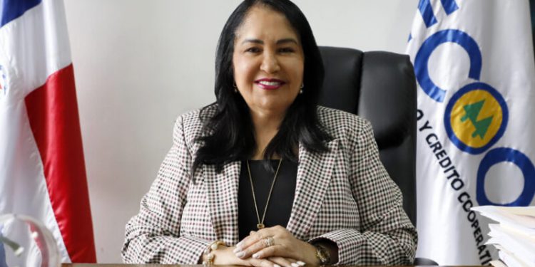 Idecoop y Comisión de Asuntos Cooperativos del Congreso realizan histórica reunión para fortalecer el sector cooperativo