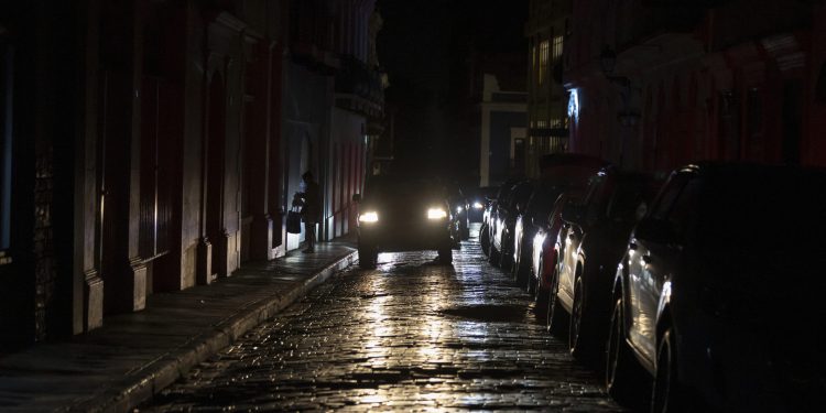 Puerto Rico sufre nuevo apagón masivo: más de un millón de hogares sin electricidad