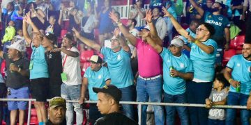 Salcedo recupera la alegría gracias al fútbol