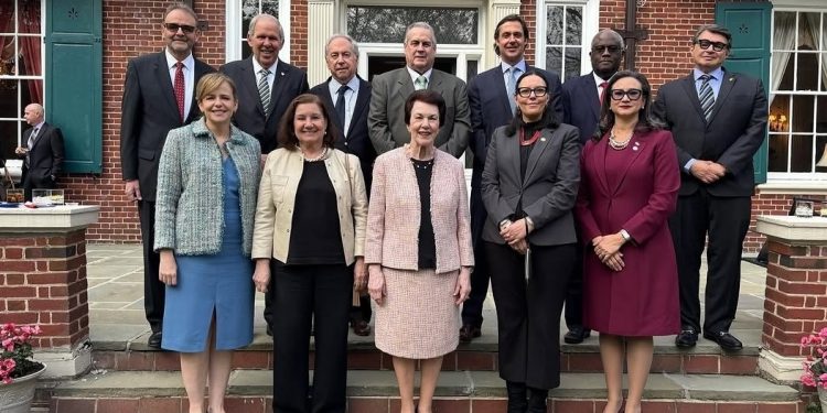 Reconocen labor de Sonia Guzmán al frente de la Embajada Dominicana en EE. UU.