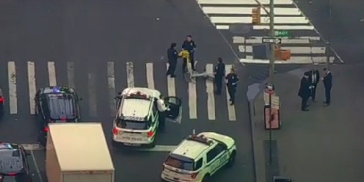 Tiroteo cerca de Times Square deja a un herido y genera alarma en plena madrugada de Nueva York