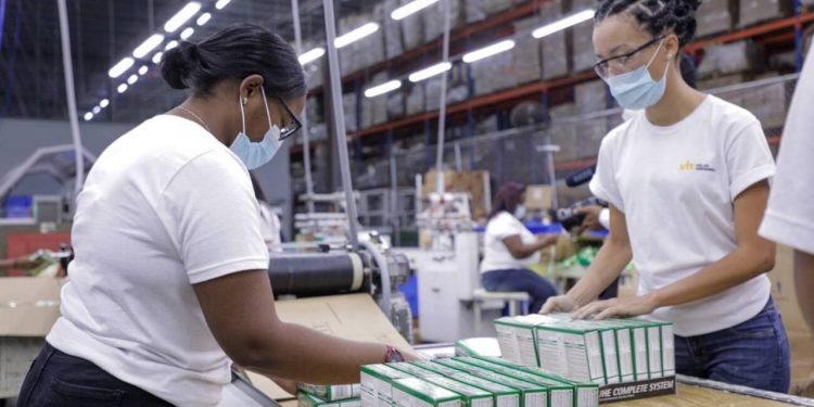 Zonas francas impulsan exportaciones en marzo con US$780 millones y crecimiento interanual de 13.3 %