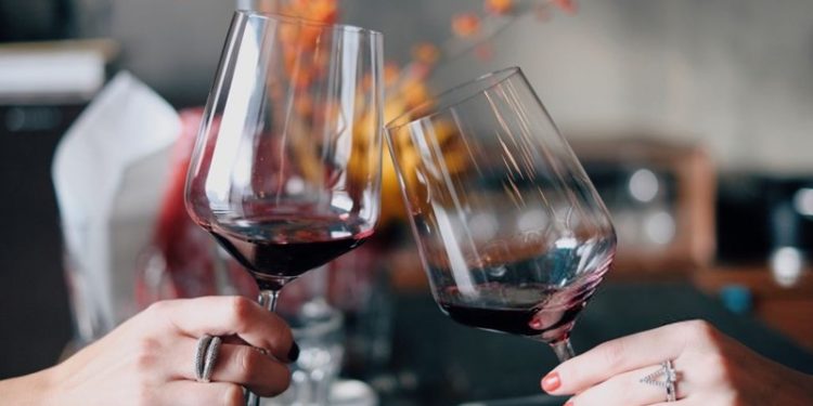 Beber vino todos los días: ¿placer mediterráneo o riesgo para la salud?