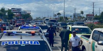 Gobernadora Rosa Santos encabeza tradicional carreteo de retorno seguro en Santiago durante Semana Santa