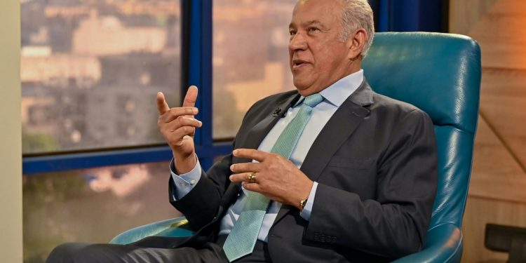 Abinader une expresidentes para definir política común sobre Haití, según Andrés Bautista