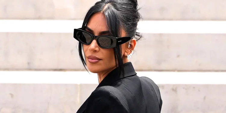 Fiscalía francesa pide hasta 10 años de prisión para atracadores de Kim Kardashian en París
