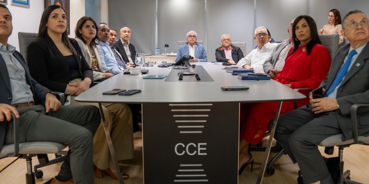 ETED refuerza seguridad eléctrica con drones y nuevos equipos ante activa temporada ciclónica 2025