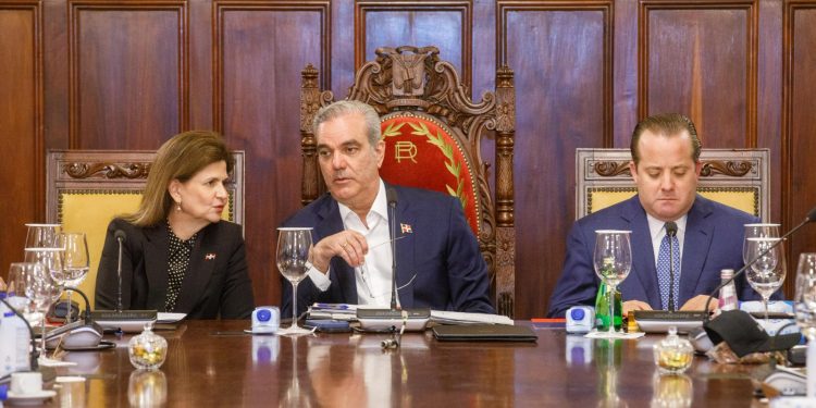Gobierno destaca caída récord en homicidios y reducción del déficit habitacional en informe del Consejo de Ministros