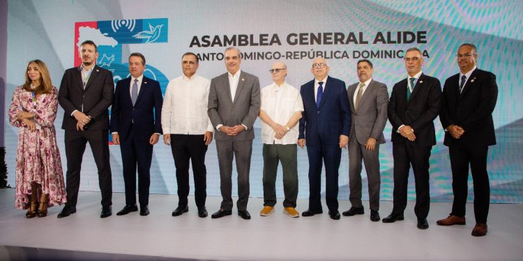 Ministro de Hacienda resalta logros económicos de RD ante ALIDE y destaca consolidación fiscal del país