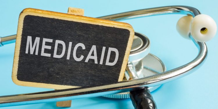 Nuevos requisitos para el Medicaid y al Programa SNAPS; dominicanos se afectarán