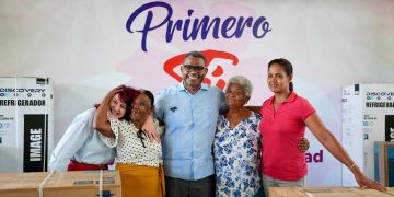 Propeep celebra a las madres dominicanas con regalos, música y mensajes de esperanza