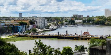 Cierran temporalmente el Puente Flotante por paso de embarcaciones este domingo