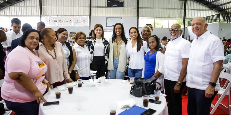 Raquel Peña celebra a más de 700 mujeres de Santo Domingo Norte en emotivo almuerzo