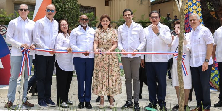 Raquel Peña entrega obras de revalorización en el Centro Histórico de Santiago