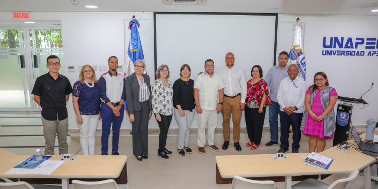 UNAPEC culmina jornada científica destacando innovación en IA, biotecnología y sostenibilidad