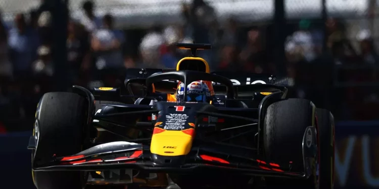 Verstappen impone su ley en Ímola y celebra la victoria en el GP 400 de Red Bull