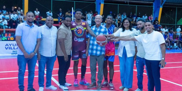 Villa González da apertura al Torneo de Baloncesto Sub-25 con gran respaldo comunitario