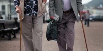 Seis de cada 10 envejecientes NYC no tienen ingresos de jubilación; figuran dominicanos
