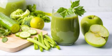 Brócoli en ayunas: el jugo verde que combate el colesterol y la grasa abdominal