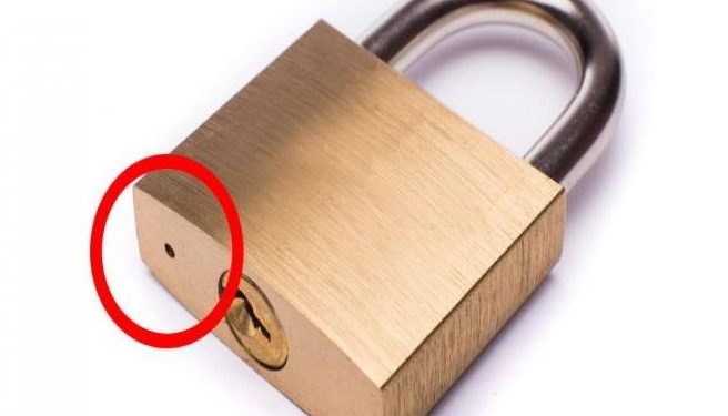 El misterioso agujerito en los candados: pequeño pero esencial