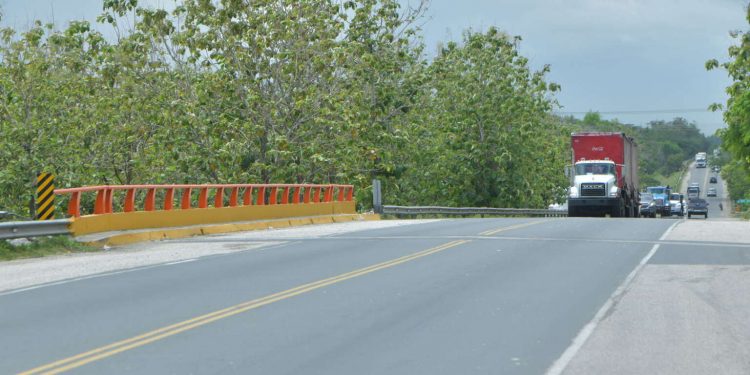 MOPC anuncia cierre parcial del puente en la Autovía del Nordeste por mantenimiento