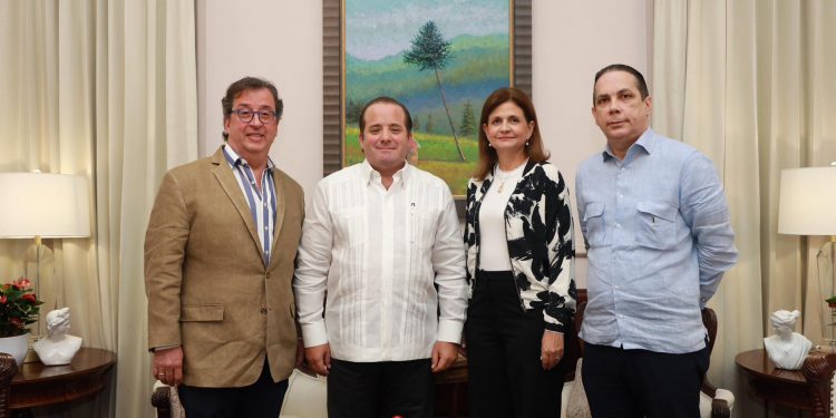 Senador Daniel Rivera resalta rol clave de Raquel Peña y Paliza en lograr consenso durante elecciones del CDES