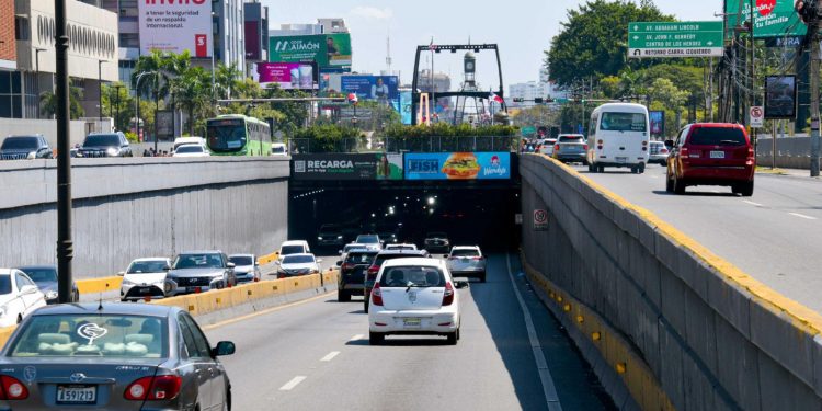 Obras Públicas repara filtraciones y fallas eléctricas en túnel de la 27 de Febrero