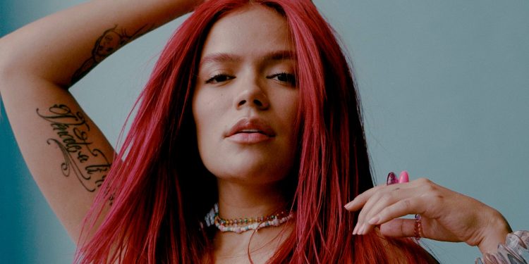 Karol G anuncia explosivas colaboraciones para su nuevo álbum Tropicoqueta