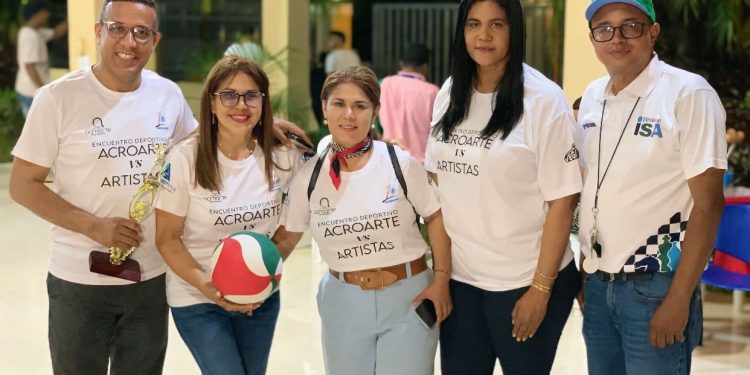 Acroarte Santiago une talento y deporte en su primer gran encuentro de confraternidad