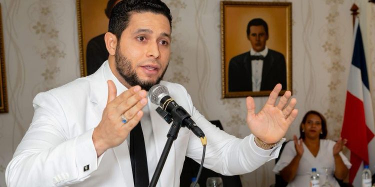 Alcalde de La Otra Banda acusa a diputados de Higüey de bloquear desarrollo de distritos municipales