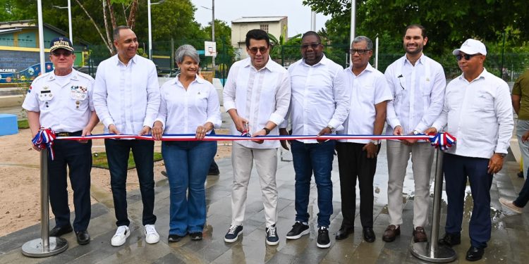 David Collado transforma Guayacanes con entrega de nueva Plaza Marcelino Marte