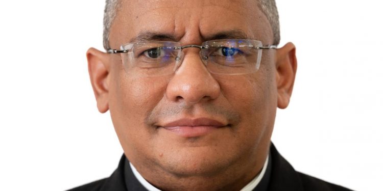 El padre Andrés Amauri Rosario Henríquez es nombrado obispo auxiliar de Santiago