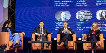Henry Molina aboga por una justicia activa y comprometida en foro mundial celebrado en Polonia