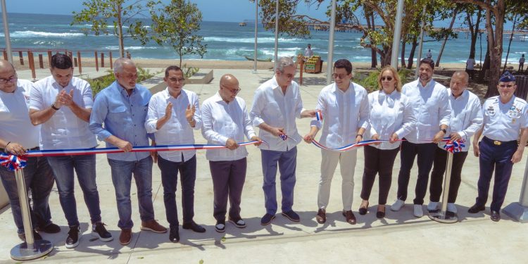 Nuevo Malecón transforma rostro costero de Haina