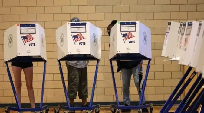 Este sábado es último día para registrarse en proceso electoral NYC; dominicanos participan