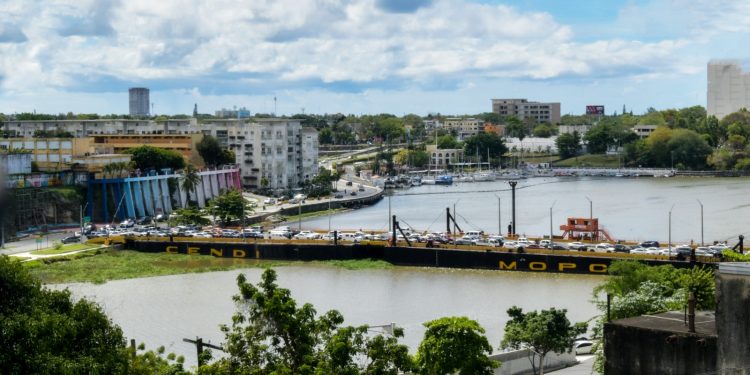 Puente Flotante será cerrado este sábado por maniobra marítima en el río Ozama