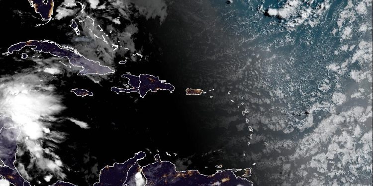 Sahara y anticiclón dominan el clima: jornada calurosa y con chubascos aislados para este jueves