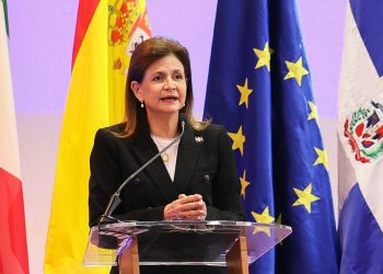 Raquel Peña resalta el protagonismo femenino en el PRM y ratifica su respeto por la ley