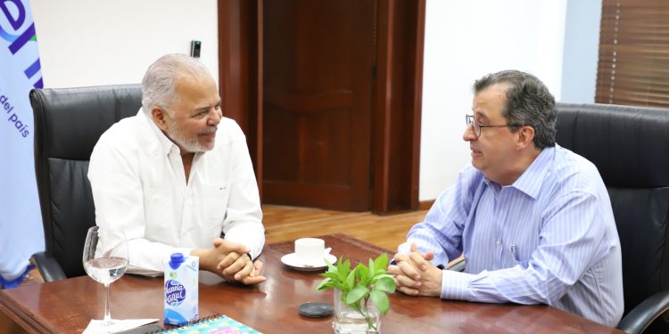 EGEHID y CDES consolidan alianza para impulsar obras estratégicas en Santiago