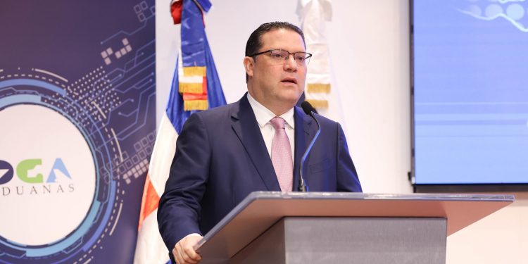 Aduanas fortalece vínculo con supermercados latinos en EE.UU. para impulsar exportaciones