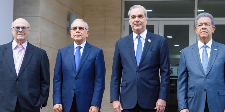 Presidente Abinader se reunirá con Danilo Medina para continuar agenda nacional sobre Haití