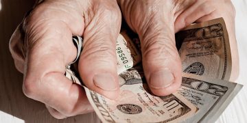 Instan a legisladores estatales NY apoyar proyecto Ley protegería adultos mayores contra creciente fraude