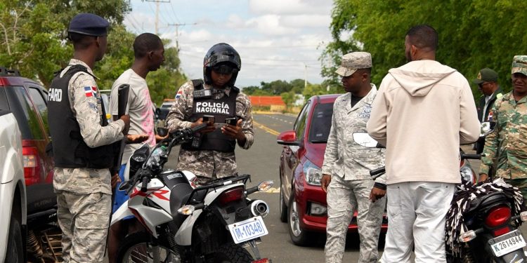 Operativo en Ciudad Juan Bosch retira 40 motocicletas por infringir normas de tránsito y ruido