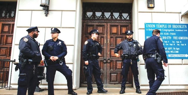 Autoridades NYC refuerzan lugares de judíos por conflicto Israel e Irán; dominicanos evitan áreas