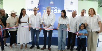 Abinader entrega nueva escuela en El Morro con capacidad para 560 estudiantes