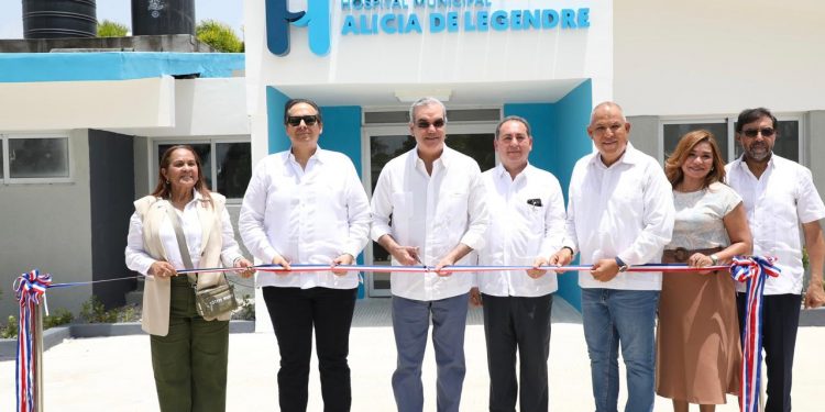 Presidente Abinader impulsa desarrollo integral en la provincia Duarte con obras clave y diálogo juvenil