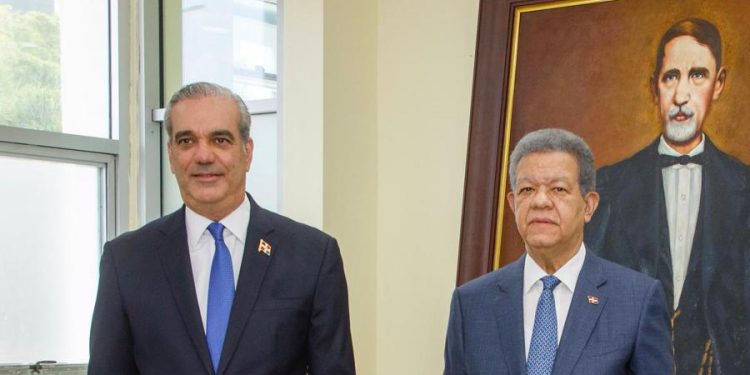 Presidente Abinader retoma diálogo nacional con Leonel Fernández por situación haitiana