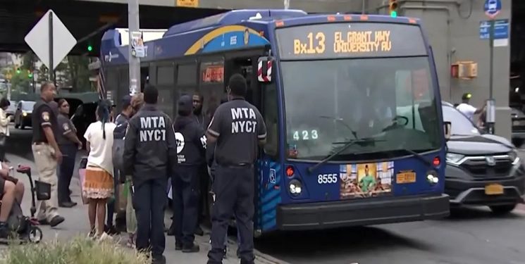 Agentes MTA redoblan presencia paradas buses públicos Alto Manhattan y El Bronx para evitar evasión pasaje