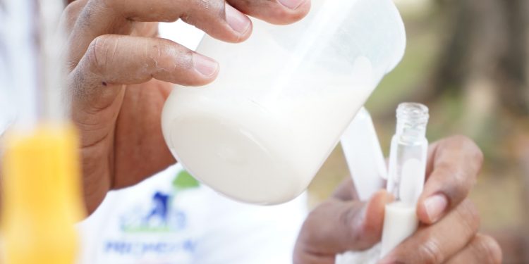 CONALECHE intensifica control de calidad lechera en beneficio de productores y consumidores