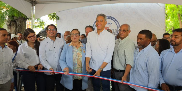 CORAASAN entrega soluciones sanitarias a tres sectores del norte de Santiago